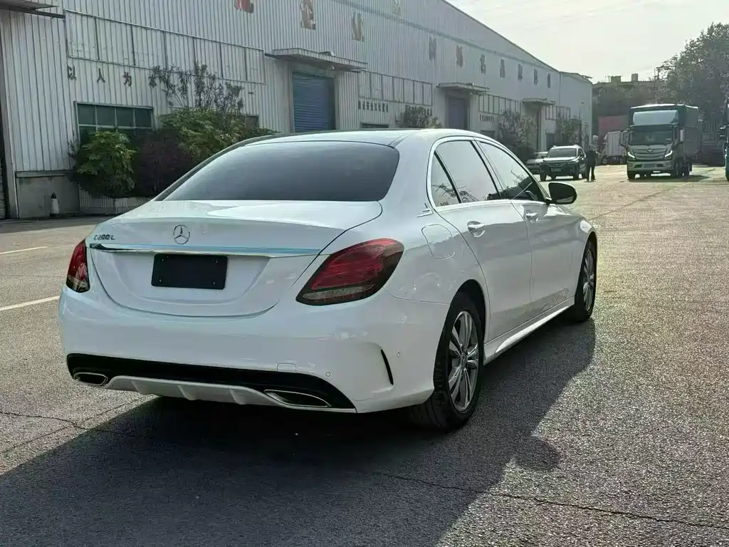 Mercedes-Benz C-Class — миниатюра 9