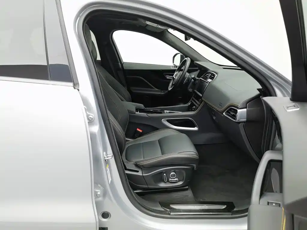 Jaguar F-PACE — миниатюра 23