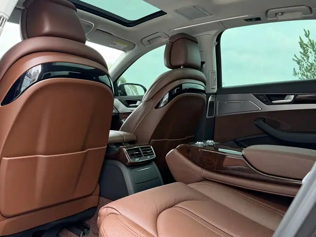 Audi A8 — миниатюра 2