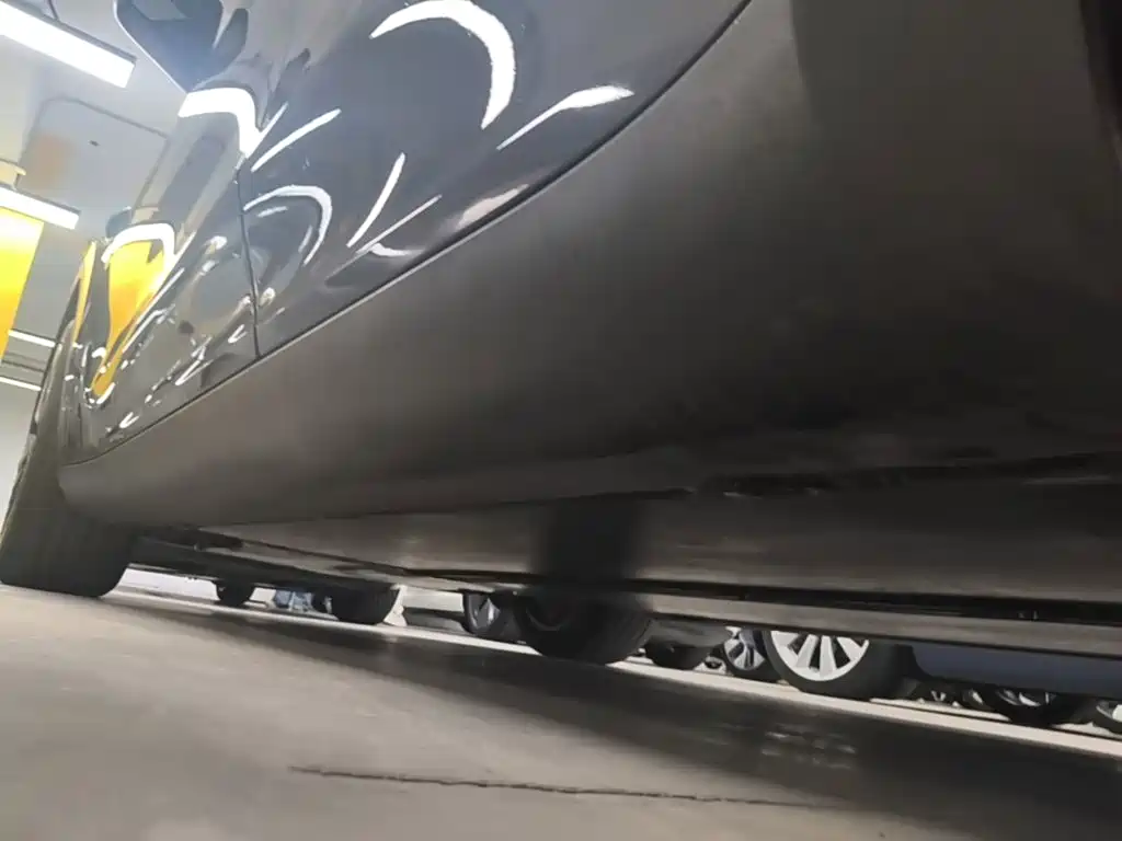 Tesla Model Y — миниатюра 22