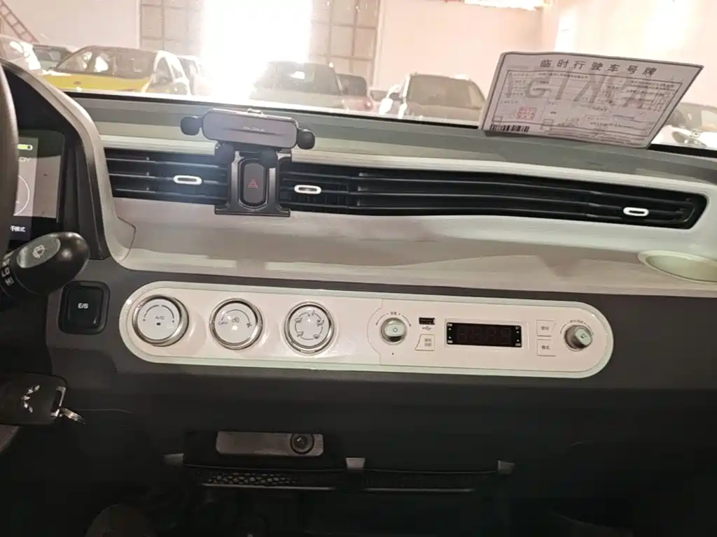 Wuling MINIEV — миниатюра 13