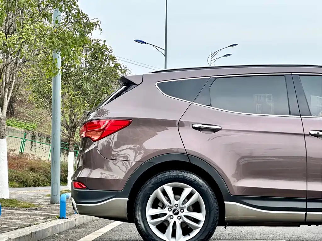 Hyundai Santa Fe (Import) — миниатюра 11