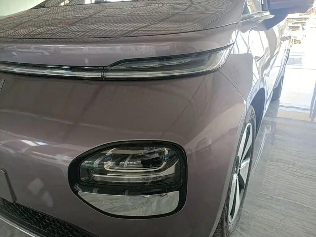 Baojun Yunduo — миниатюра 24