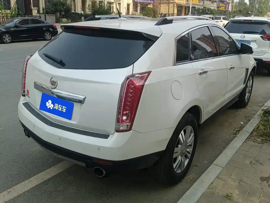 Cadillac SRX — миниатюра 3