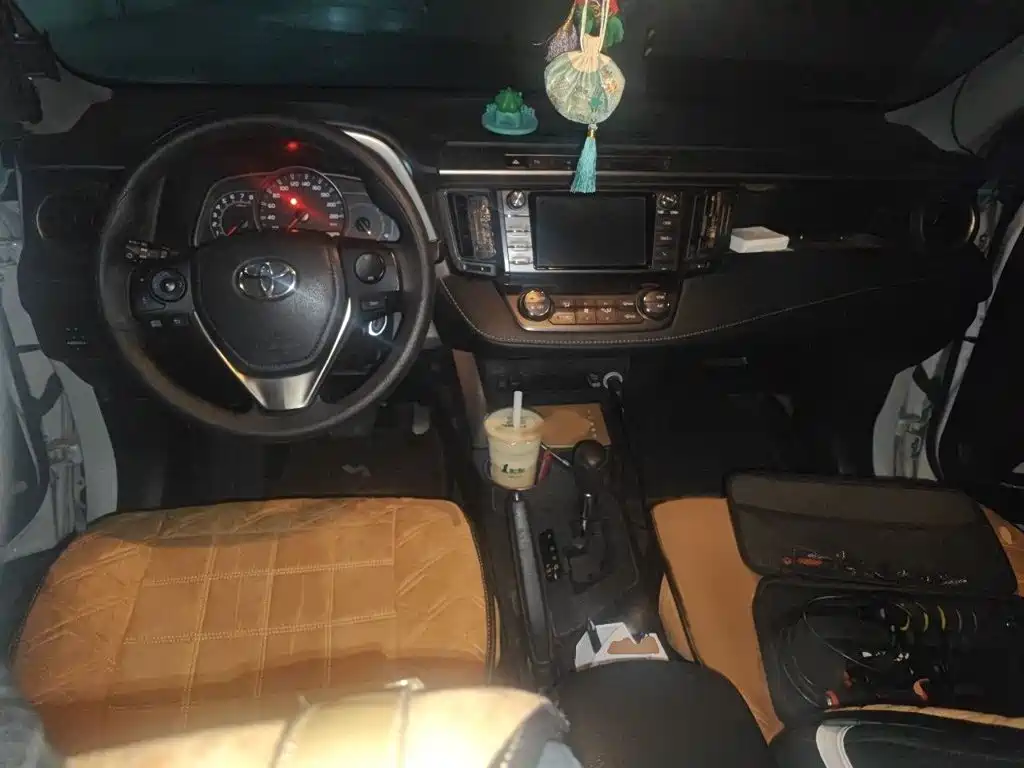Toyota RAV4 — миниатюра 13