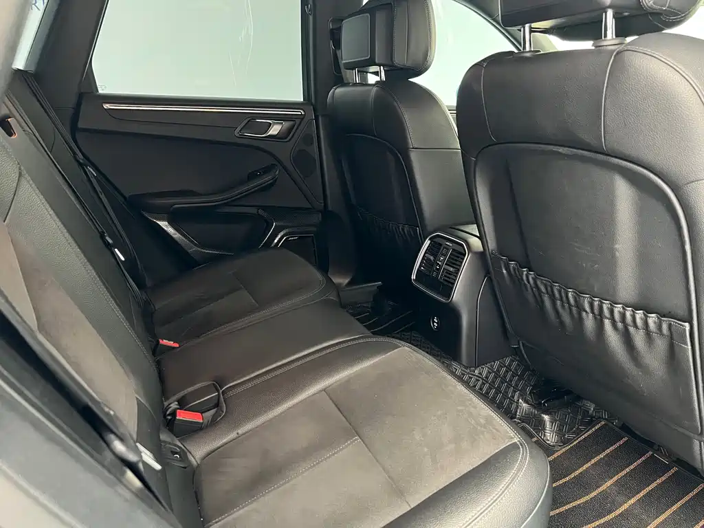 Porsche Macan — миниатюра 16
