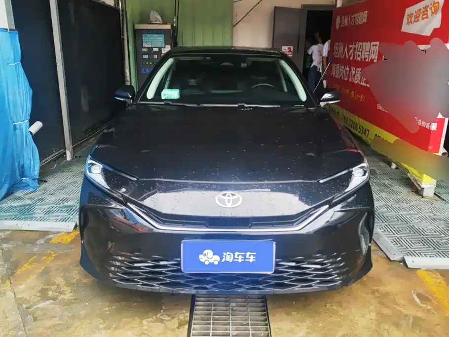 Toyota Camry — миниатюра 2