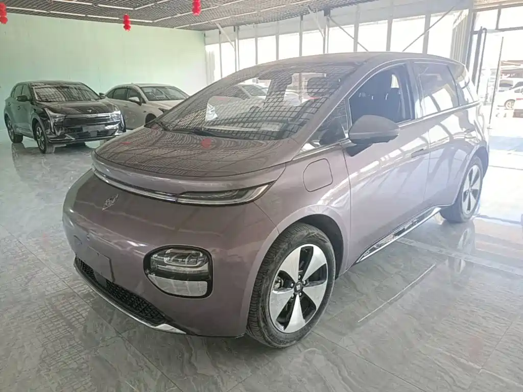 Baojun Yunduo — миниатюра 2