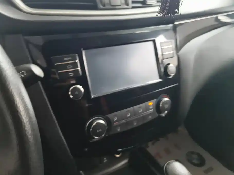 Nissan Qashqai — миниатюра 13