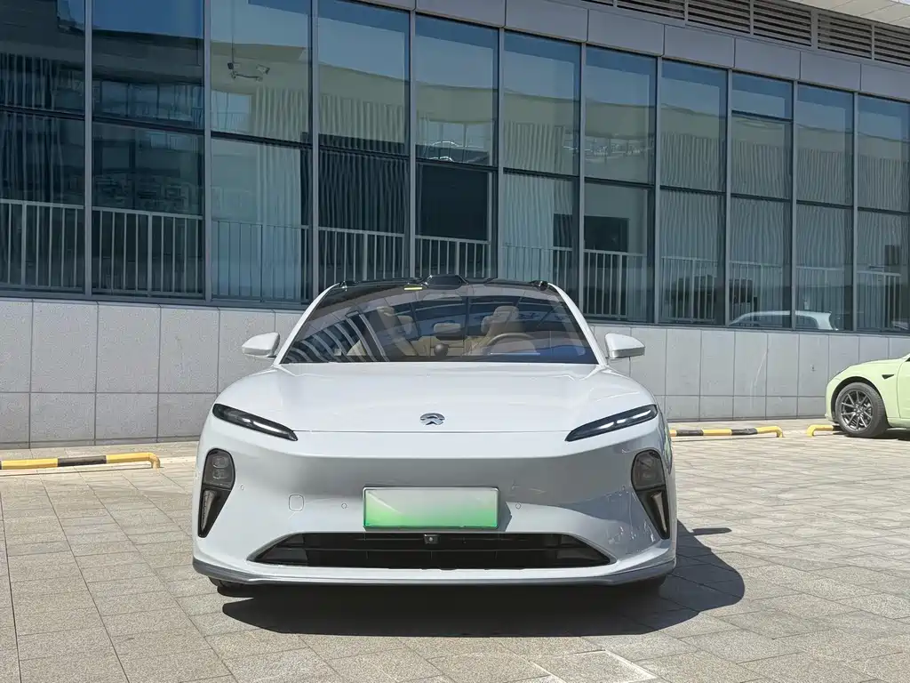 NIO ET5T — миниатюра 2