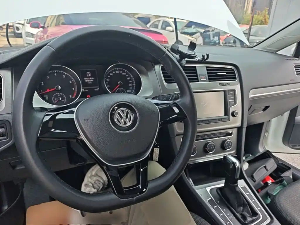 Volkswagen Golf — миниатюра 10