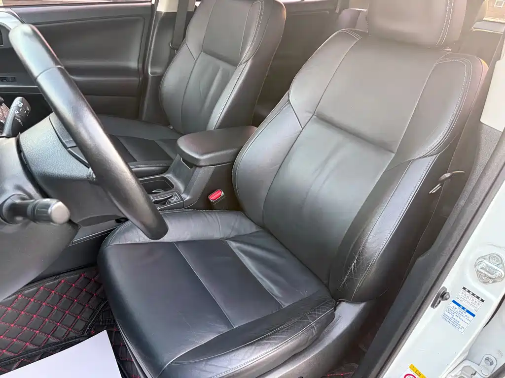 Toyota RAV4 — миниатюра 10