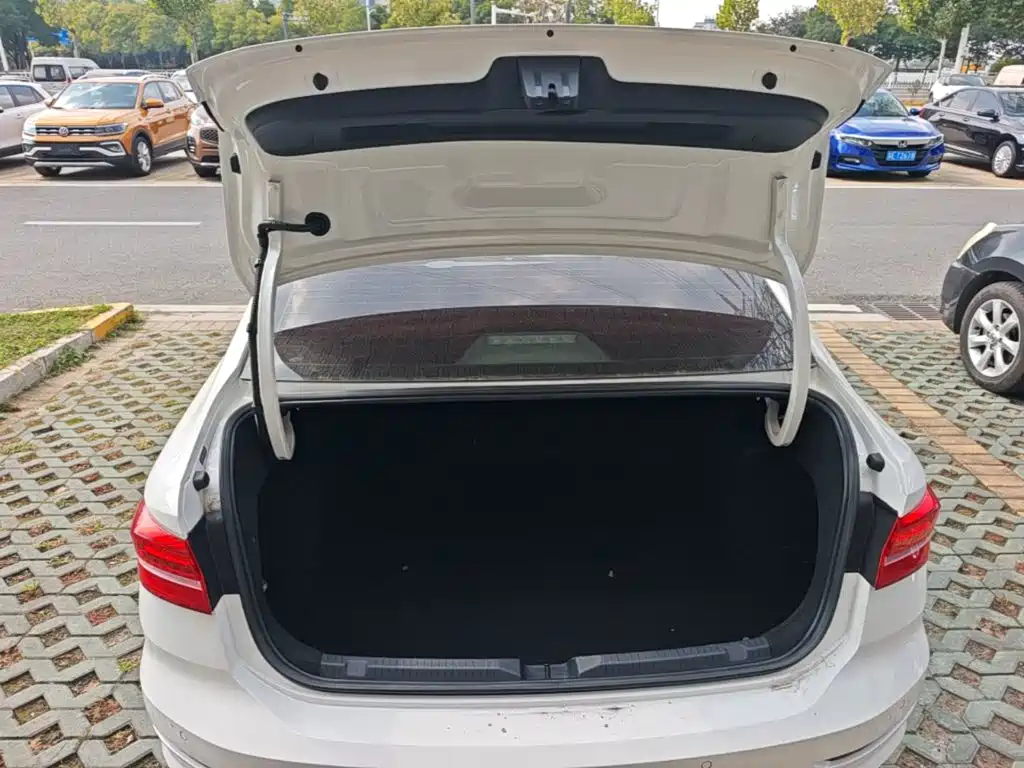 Volkswagen Lavida — миниатюра 19