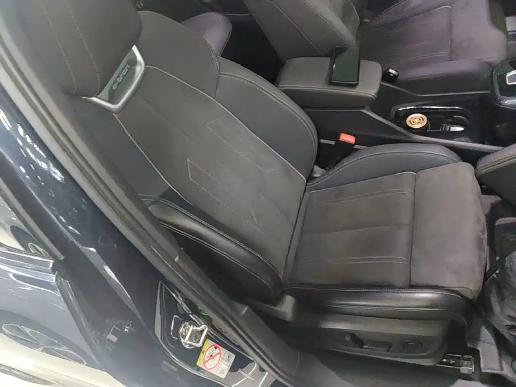 Audi Q4 e-tron — миниатюра 25