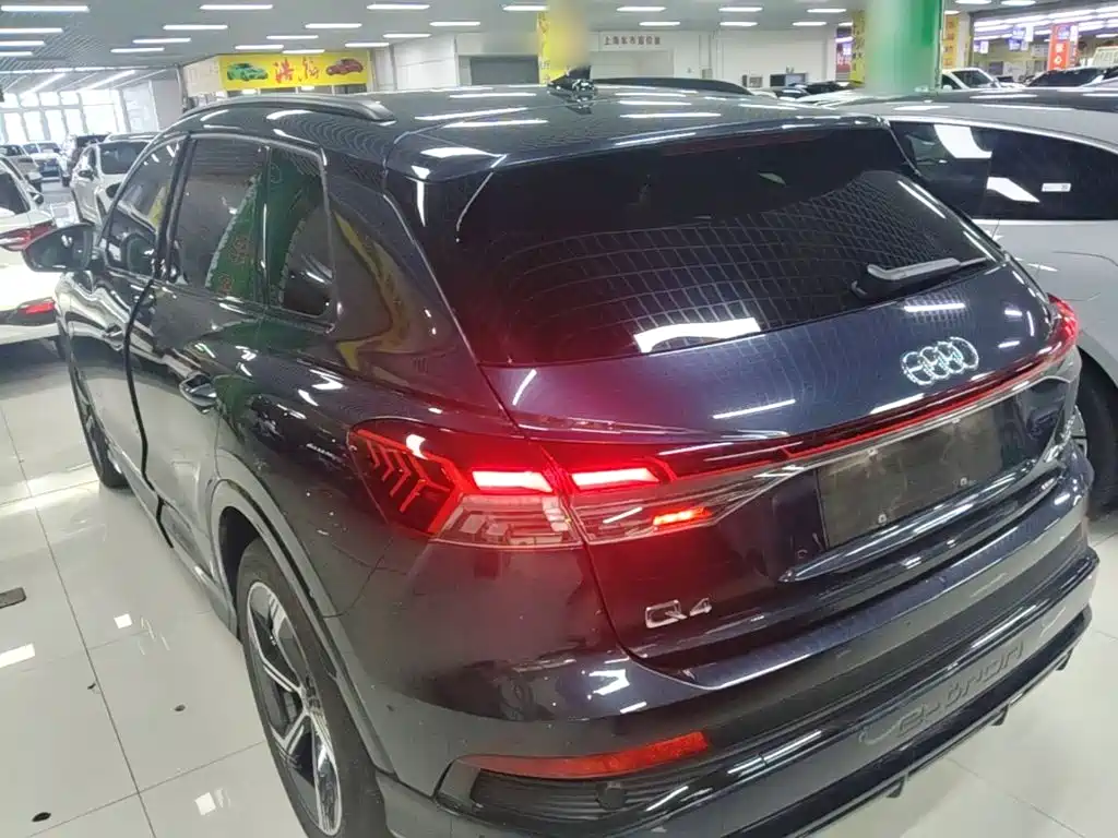 Audi Q4 e-tron — миниатюра 5