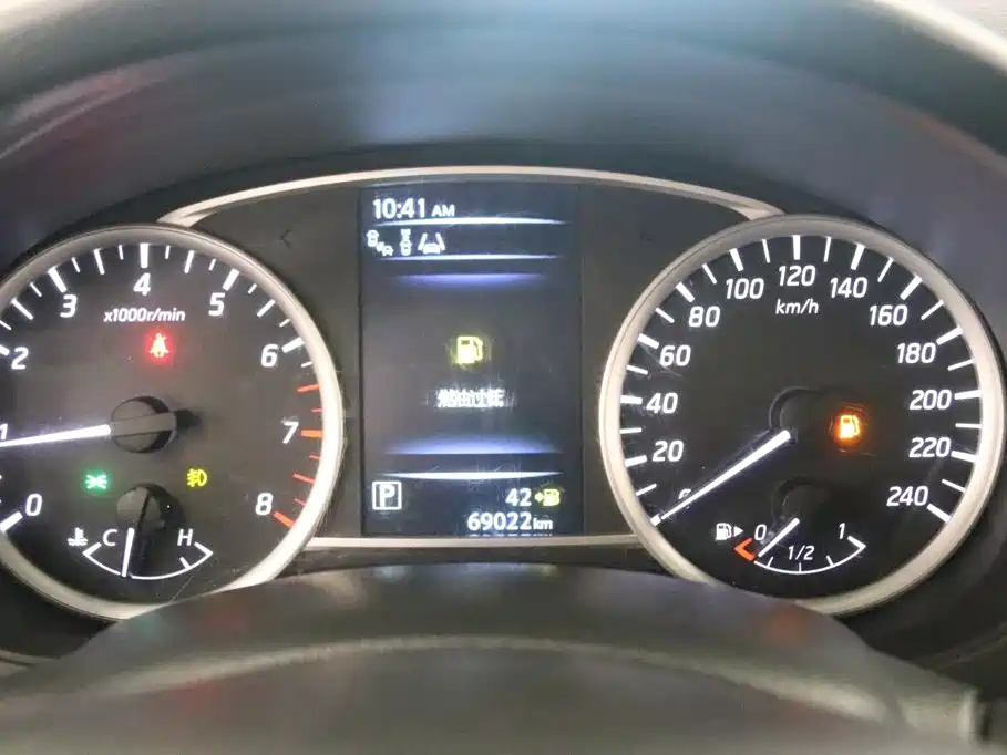 Nissan Tiida — миниатюра 6
