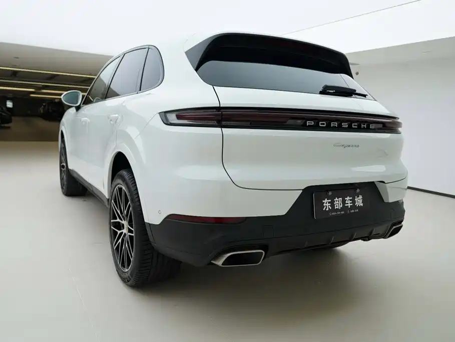 Porsche Cayenne — миниатюра 4