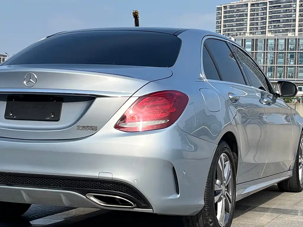Mercedes-Benz C-Class — миниатюра 6