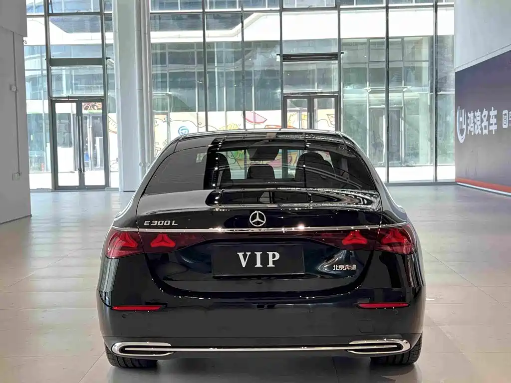 Mercedes-Benz E-Class — миниатюра 8