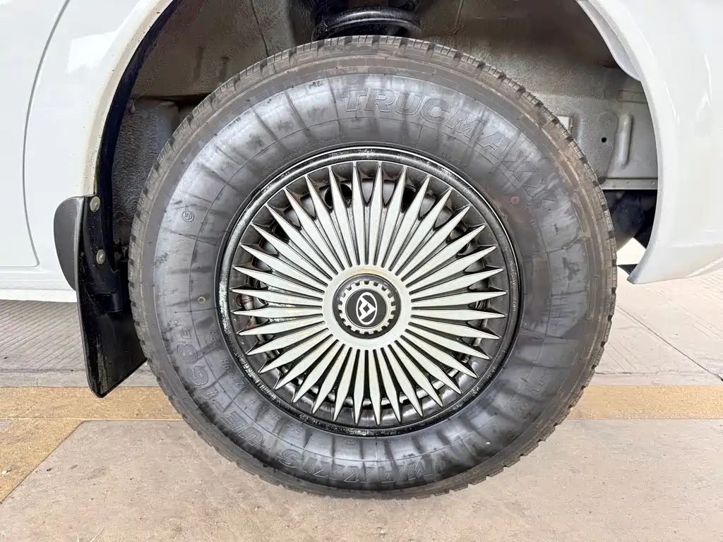 MAXUS V80 — миниатюра 22