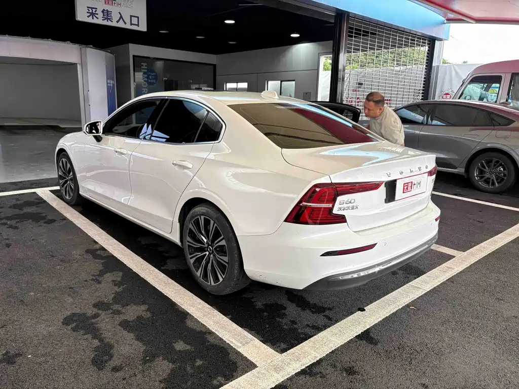 Volvo S60 — миниатюра 9