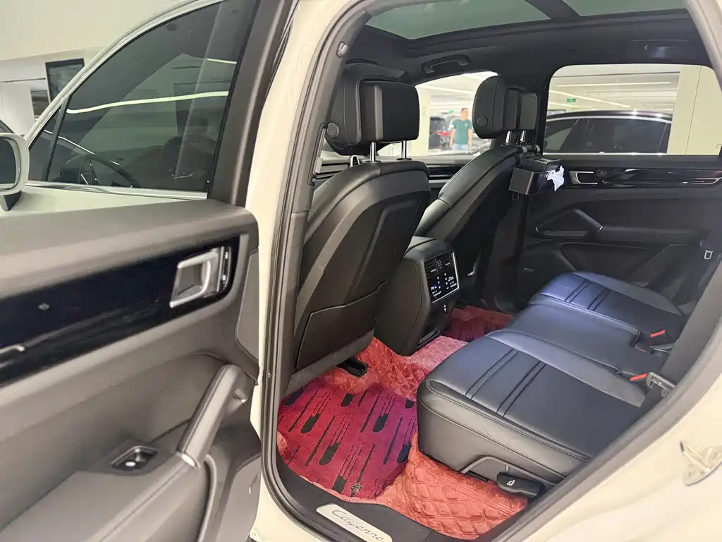 Porsche Cayenne — миниатюра 16