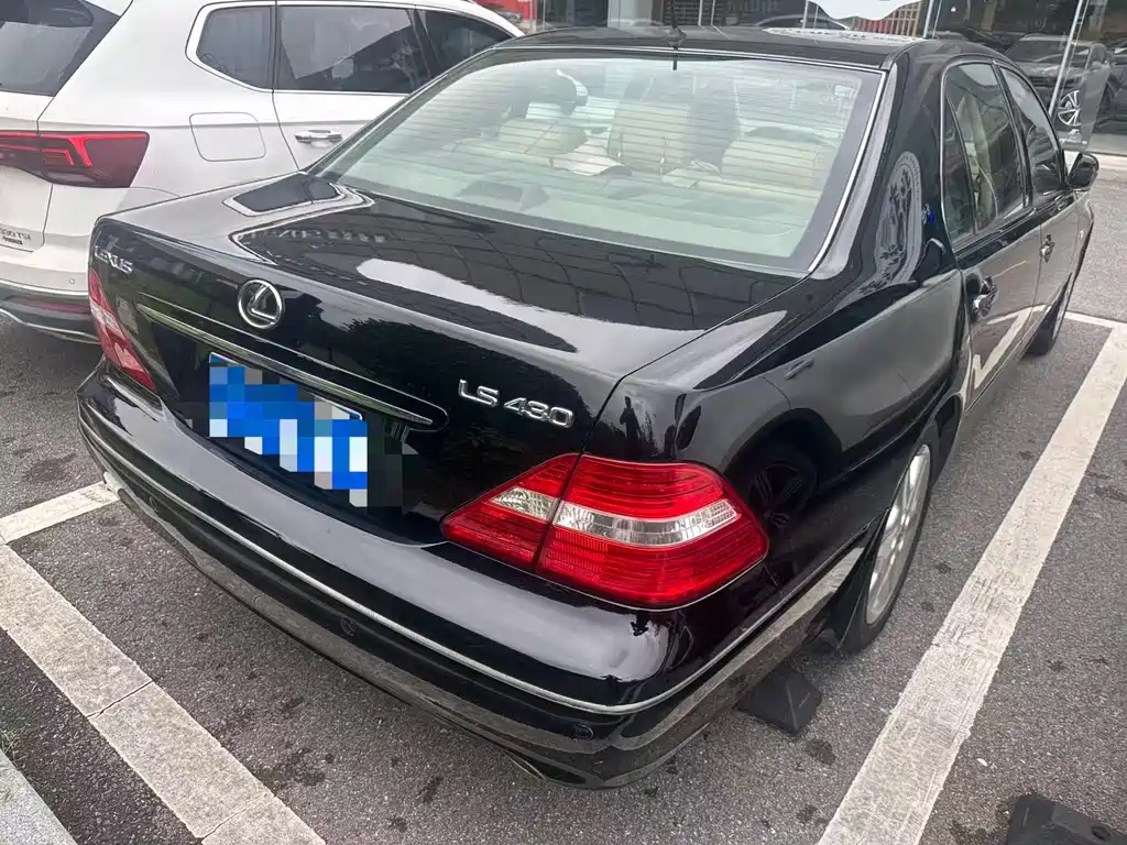 Lexus LS — миниатюра 4