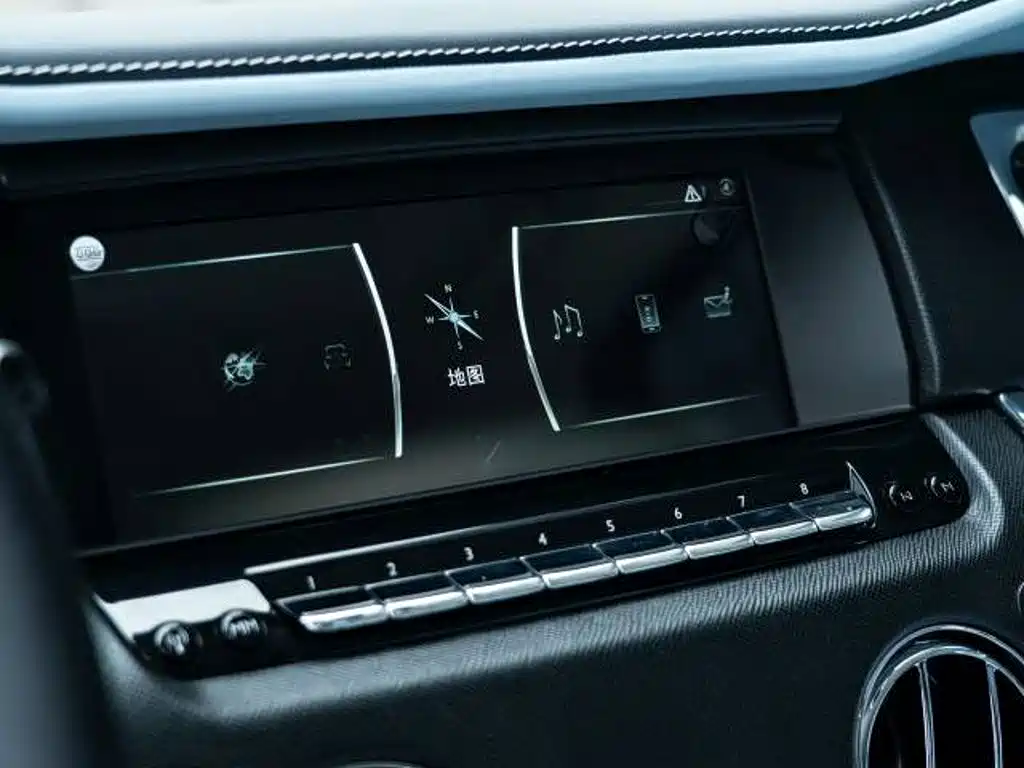 Rolls-Royce Cullinan — миниатюра 11