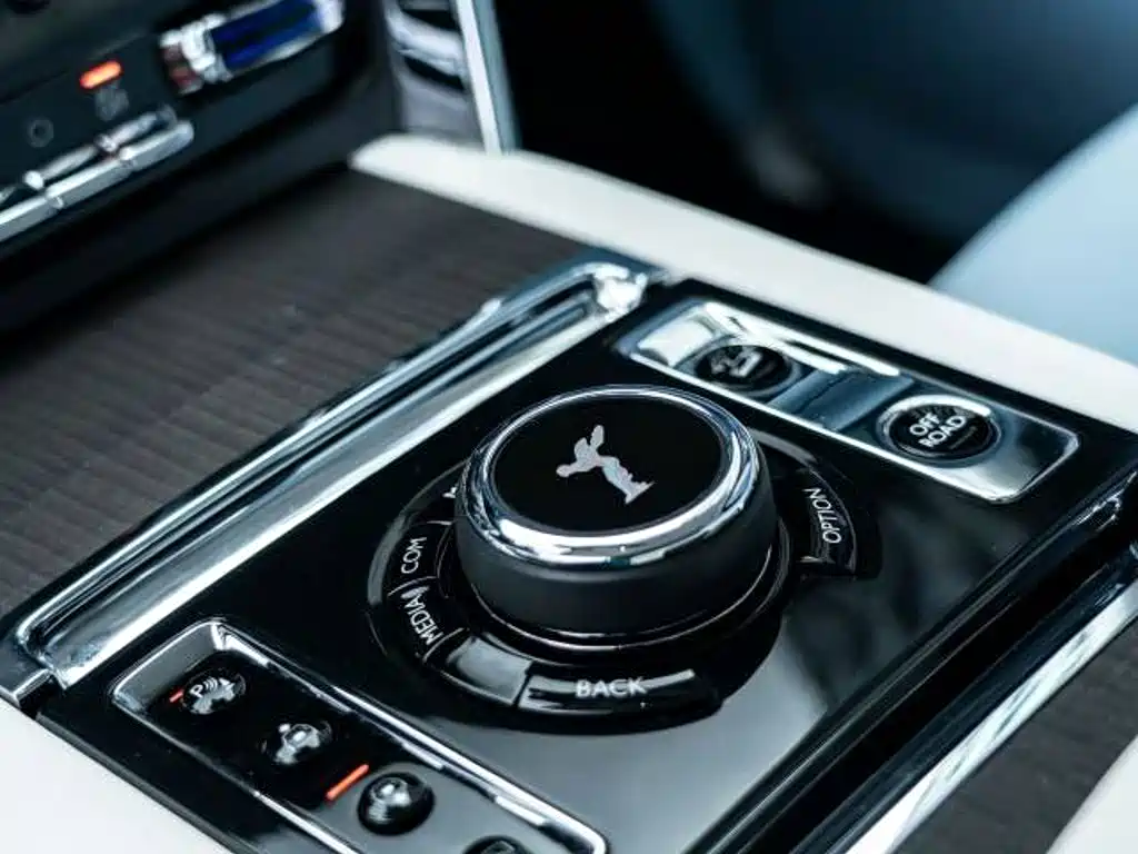 Rolls-Royce Cullinan — миниатюра 13