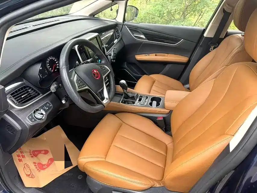BYD MAX — миниатюра 5
