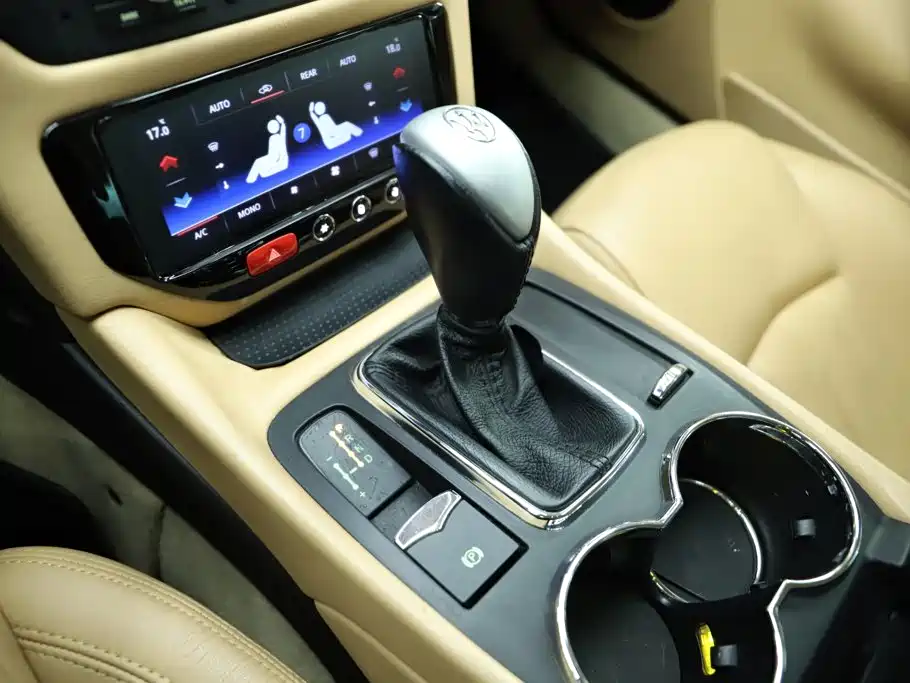 Maserati GranTurismo — миниатюра 11