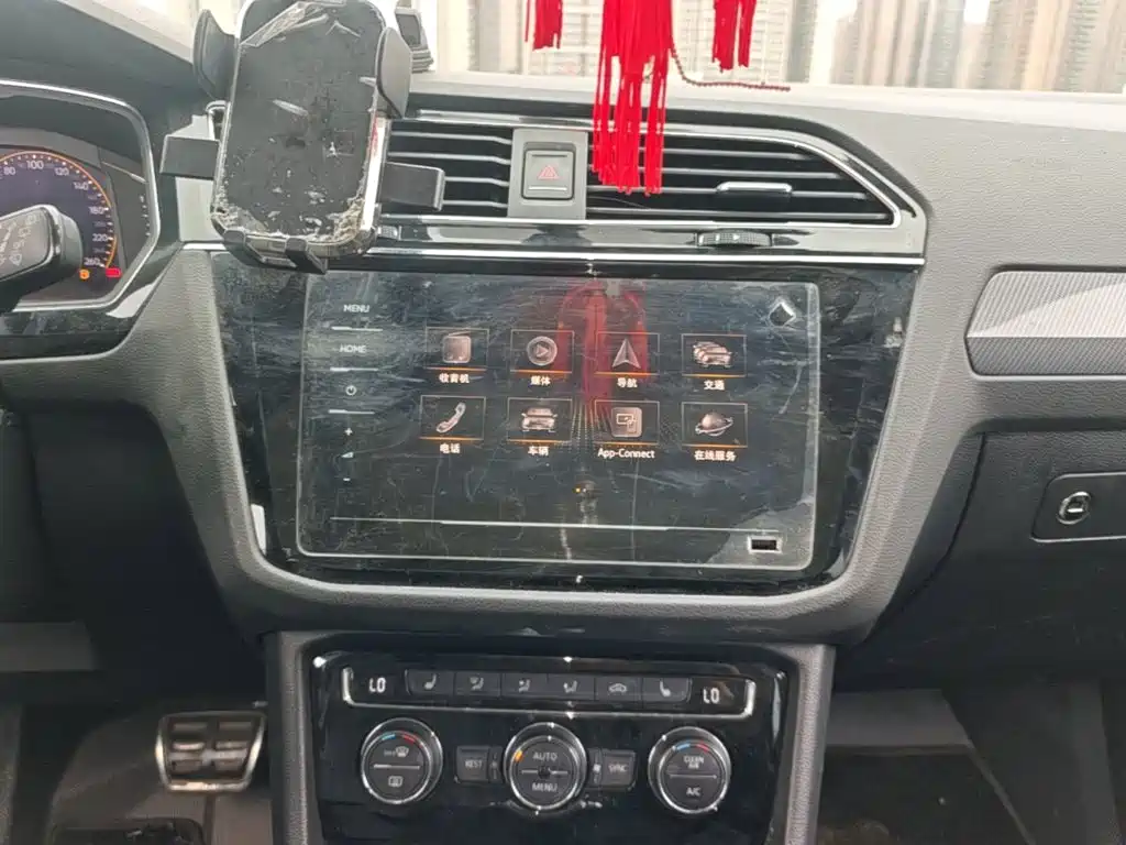 Volkswagen Tiguan L — миниатюра 13
