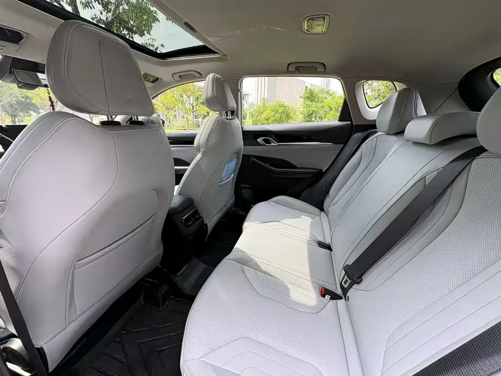 Geely Binyue — миниатюра 6