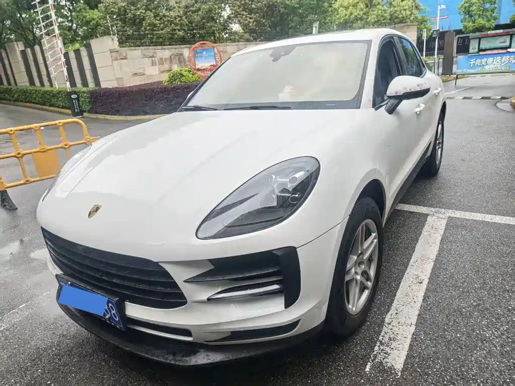 Porsche Macan 2021