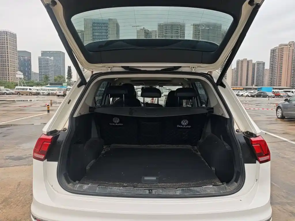 Volkswagen Tiguan L — миниатюра 19