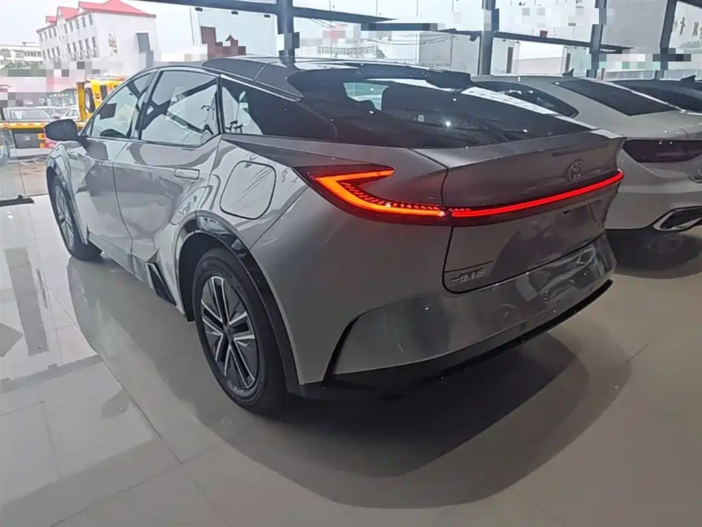 Toyota bZ5 2025 550 JOY