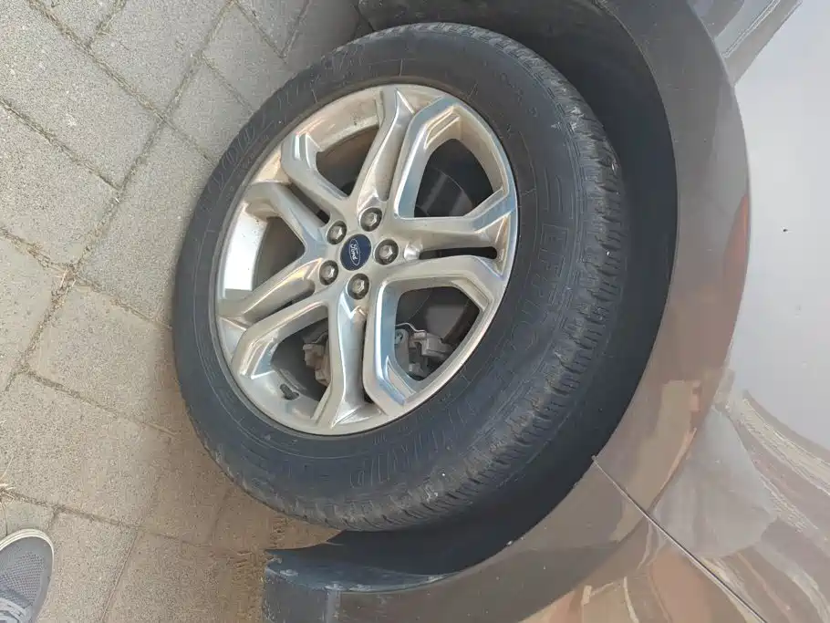 Ford Edge — миниатюра 6