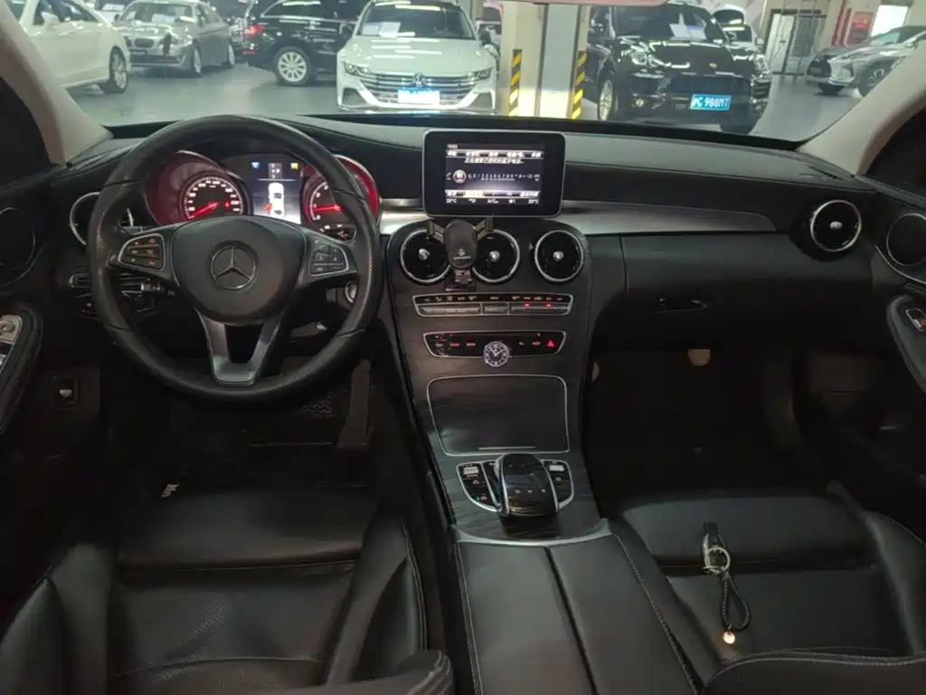 Mercedes-Benz C-Class — миниатюра 10