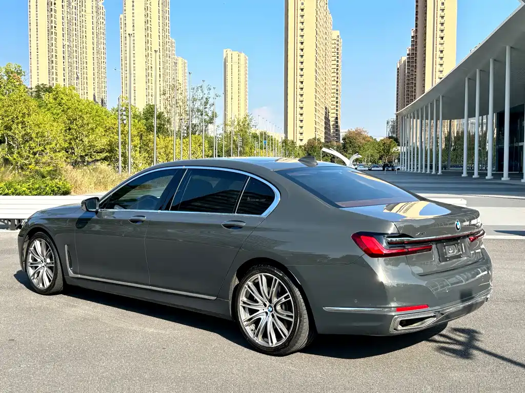 BMW 7 Series — миниатюра 15