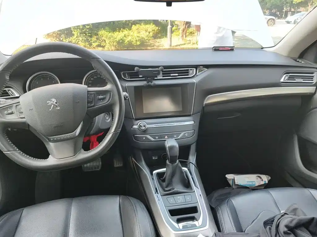 Peugeot 408 — миниатюра 5