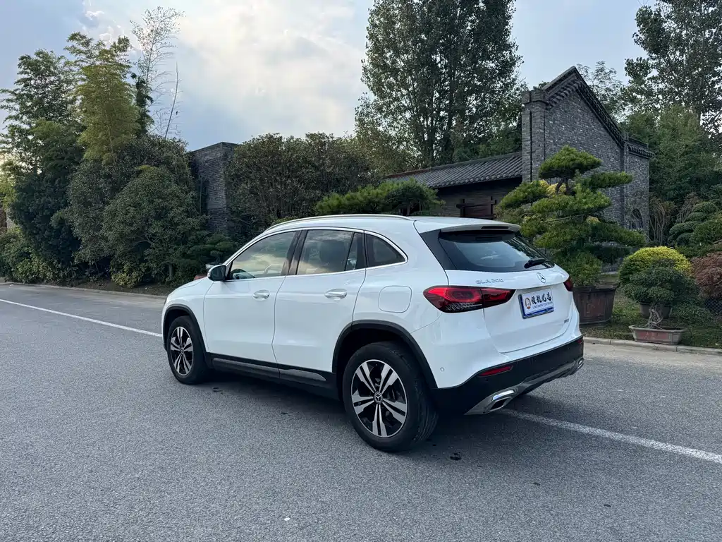 Mercedes-Benz GLA — миниатюра 3