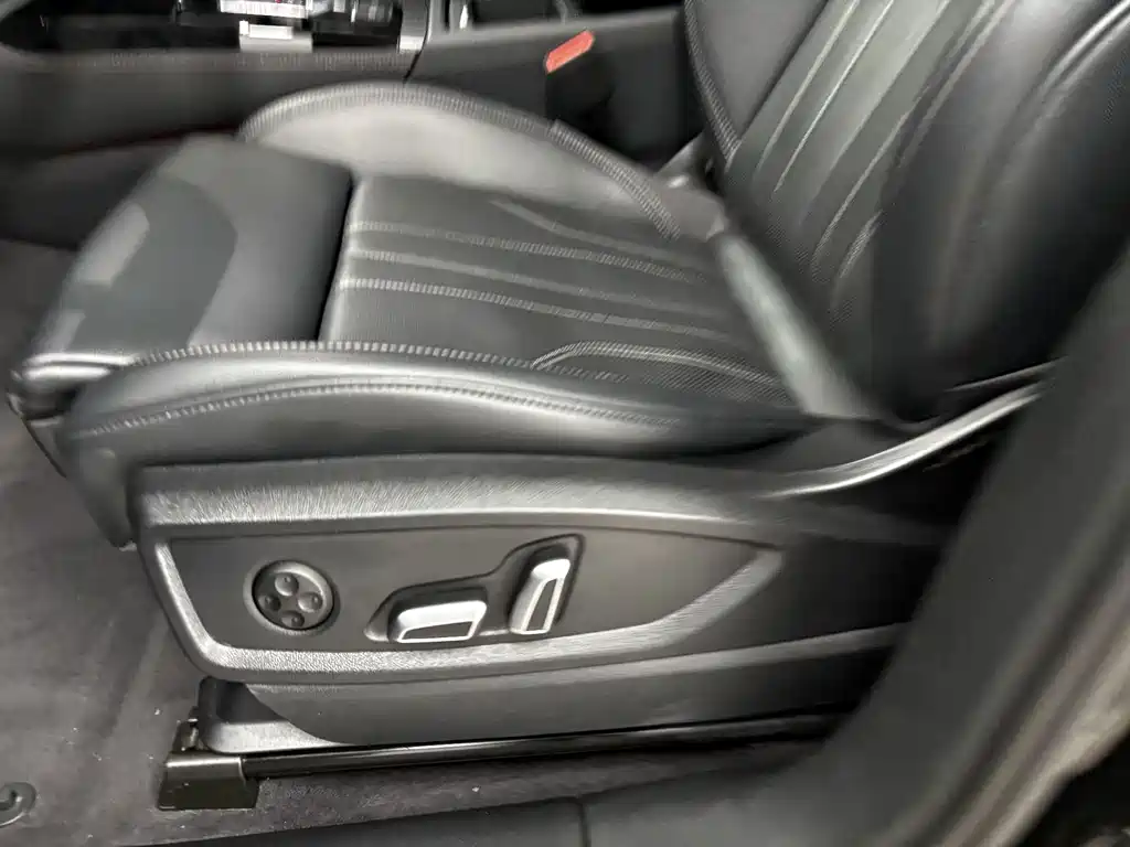 Audi Q5L — миниатюра 13