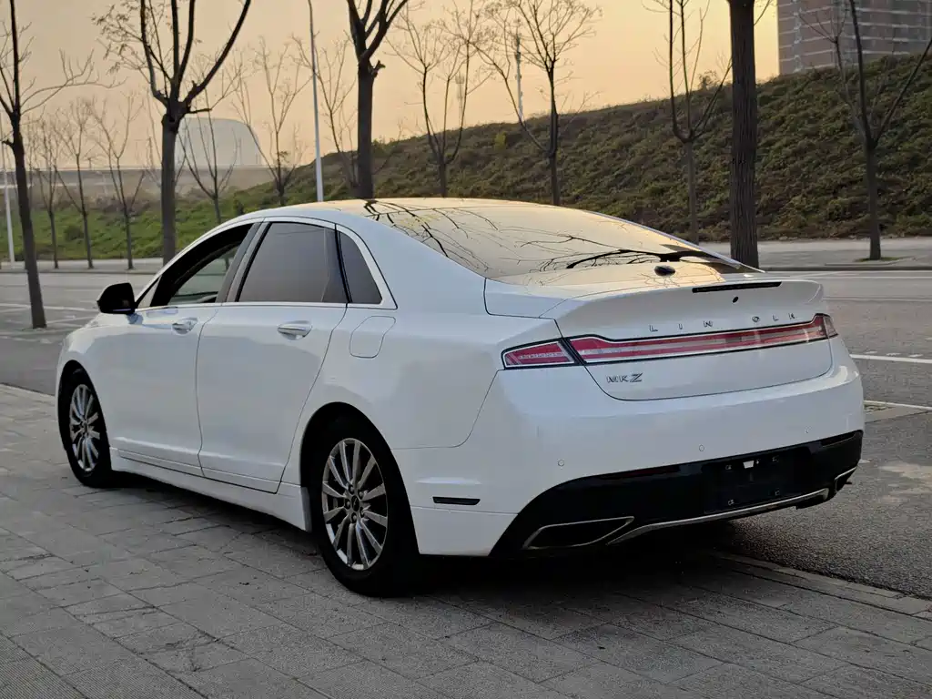 LINCOLN MKZ