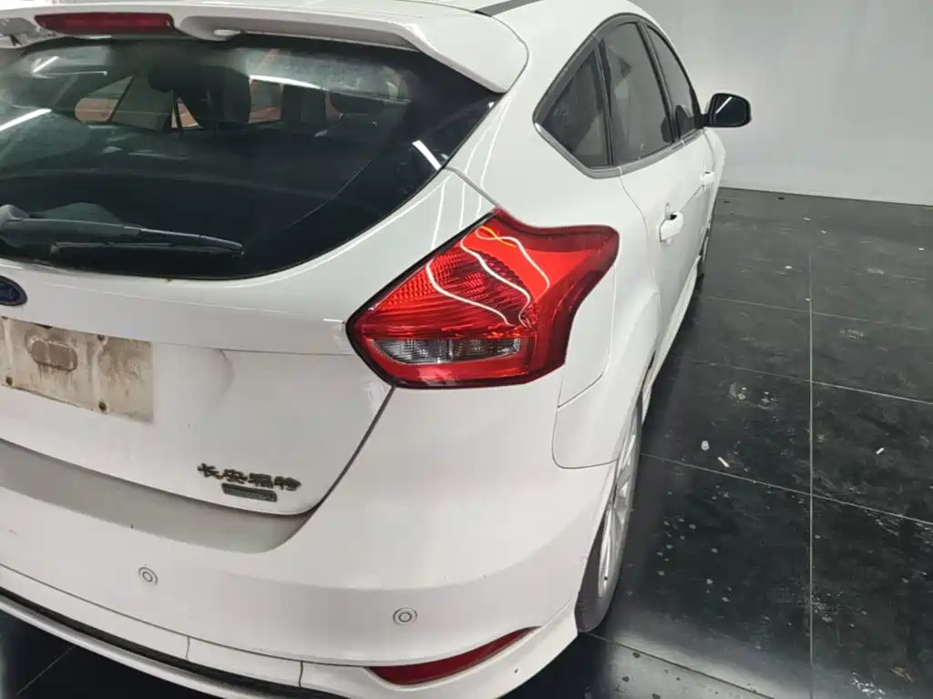 Ford Focus — миниатюра 8