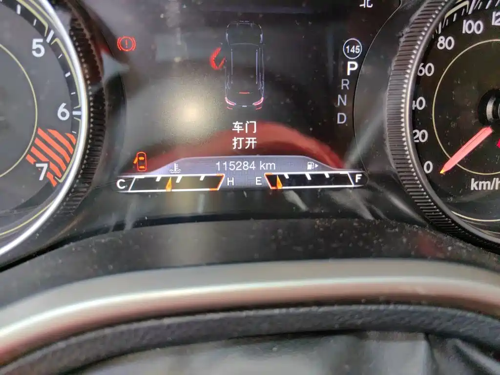 Jeep Cherokee (Import) — миниатюра 5