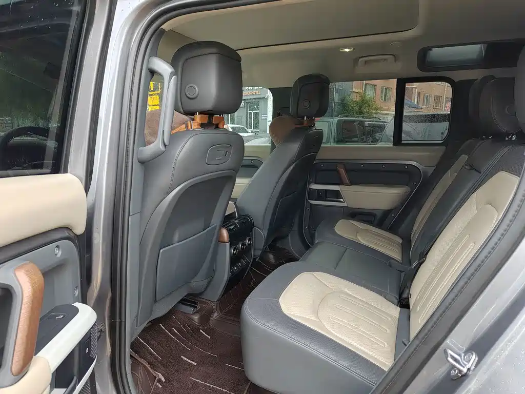 Land Rover Defender — миниатюра 13