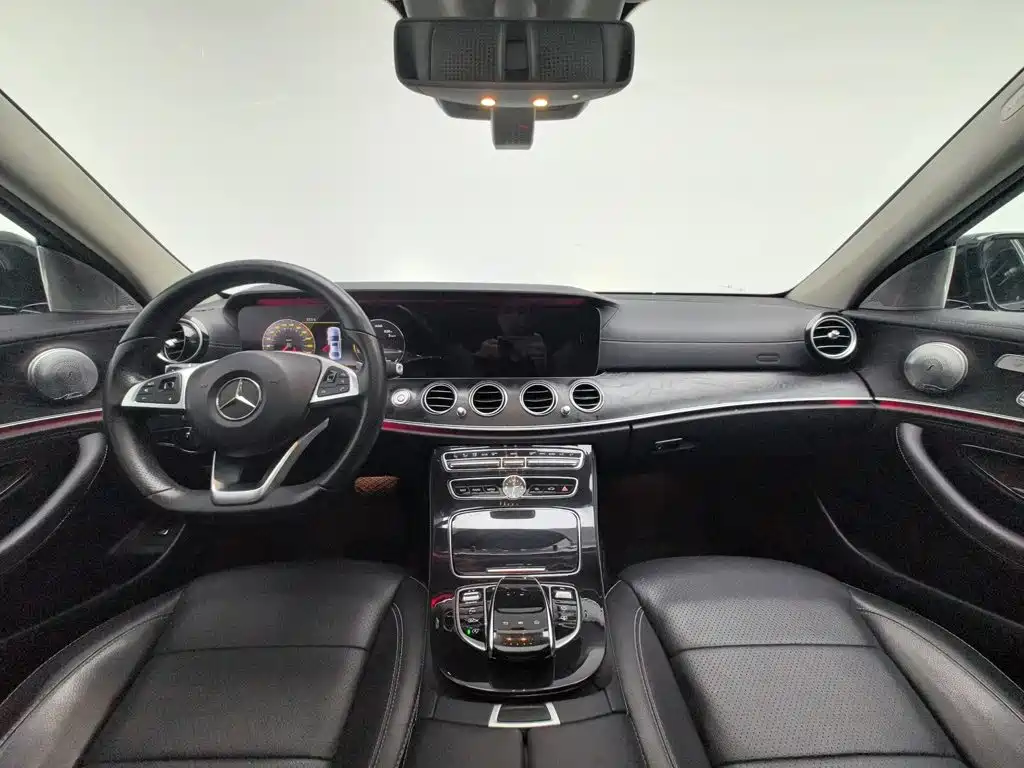 Mercedes-Benz E-Class — миниатюра 5