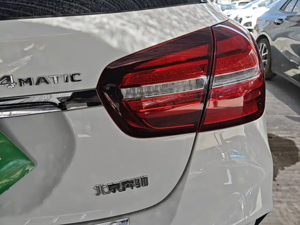 Mercedes-Benz GLA — миниатюра 8