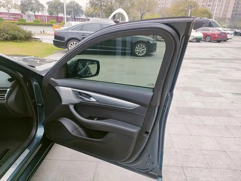 Cadillac CT5 — миниатюра 14