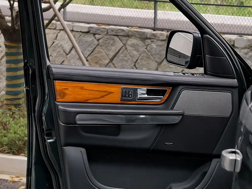 Land Rover Sport — миниатюра 10